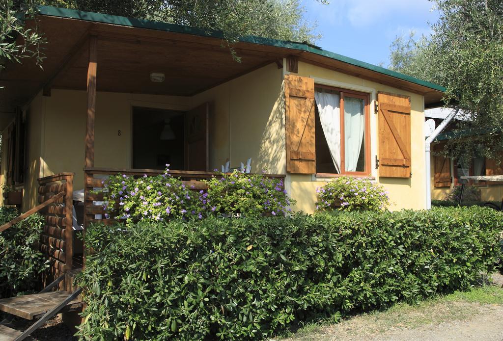 Il Frantoio Camping San Bartolomeo Al Mare Phòng bức ảnh