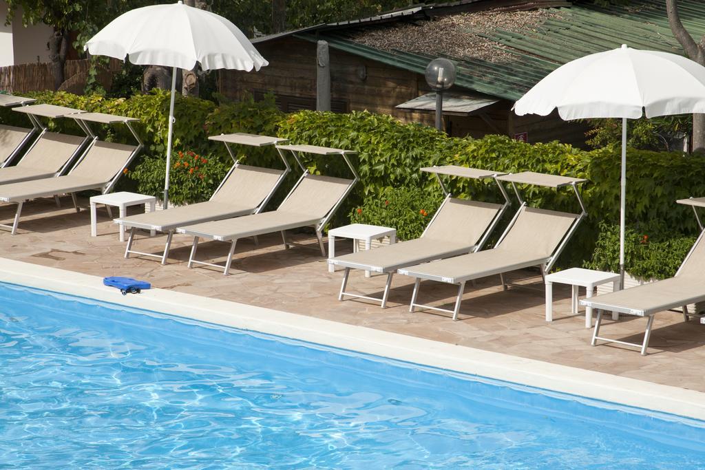Il Frantoio Camping San Bartolomeo Al Mare Ngoại thất bức ảnh